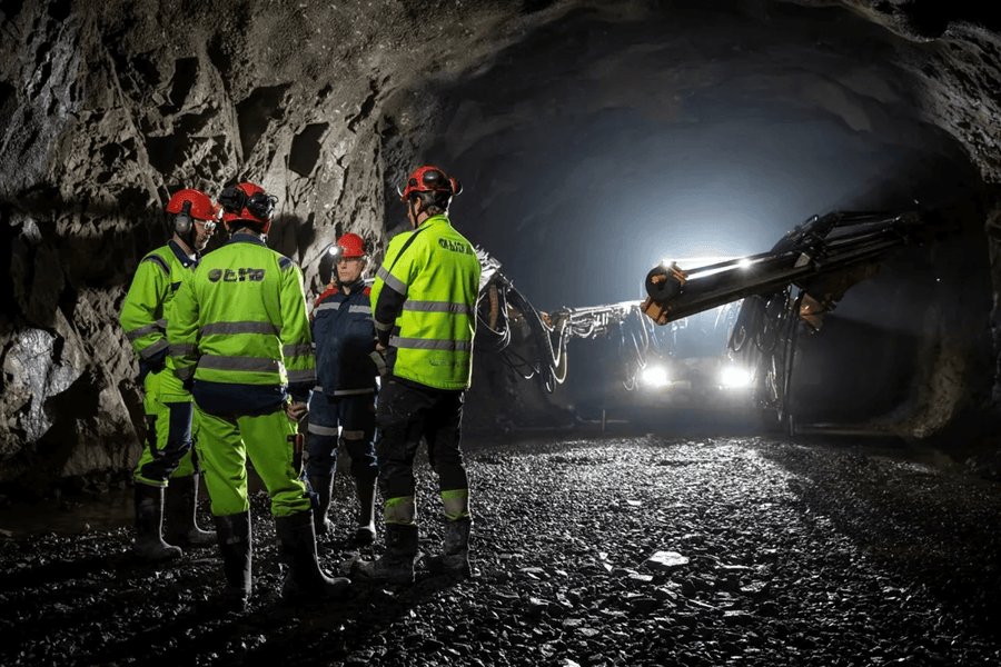 Mine Worker – On Daily Glove Use and Skin Irritation